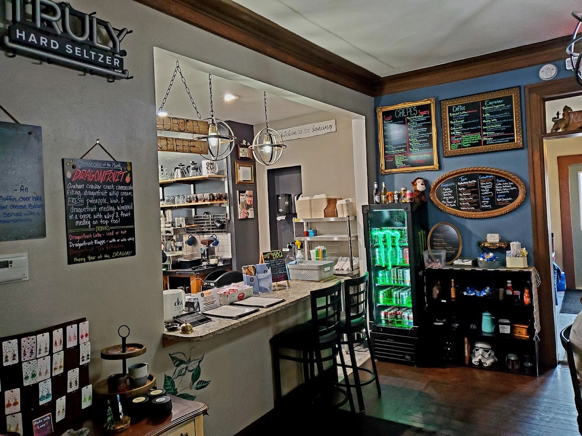 The Cracked Pot Coffee And Crepes